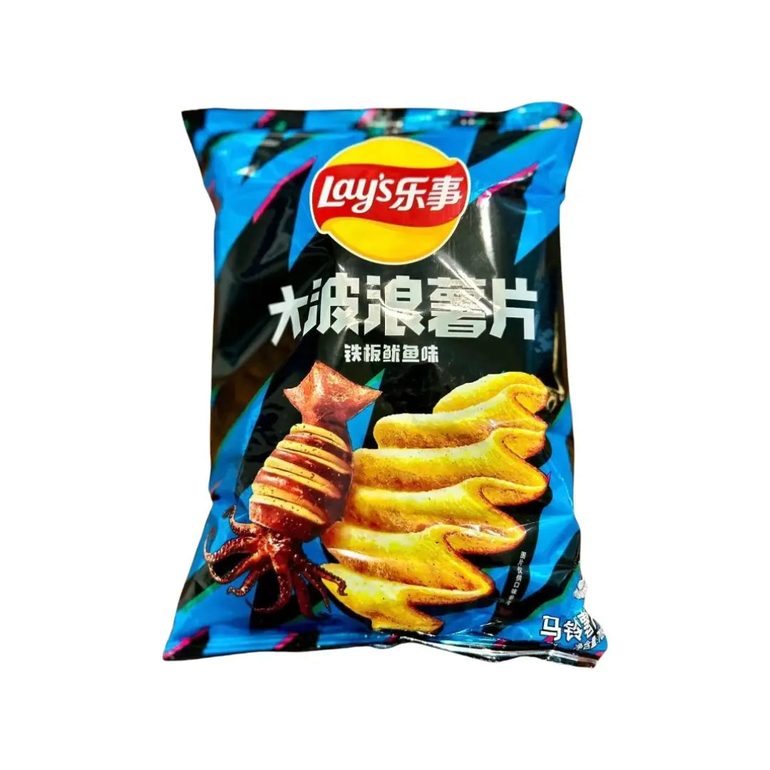 Lay’s Wavy Sizzling Grilled Squid – Savory Wavy Potato Chips 70g Bag (China)