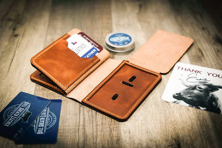 Federal Badge Wallet Small - Chestnut