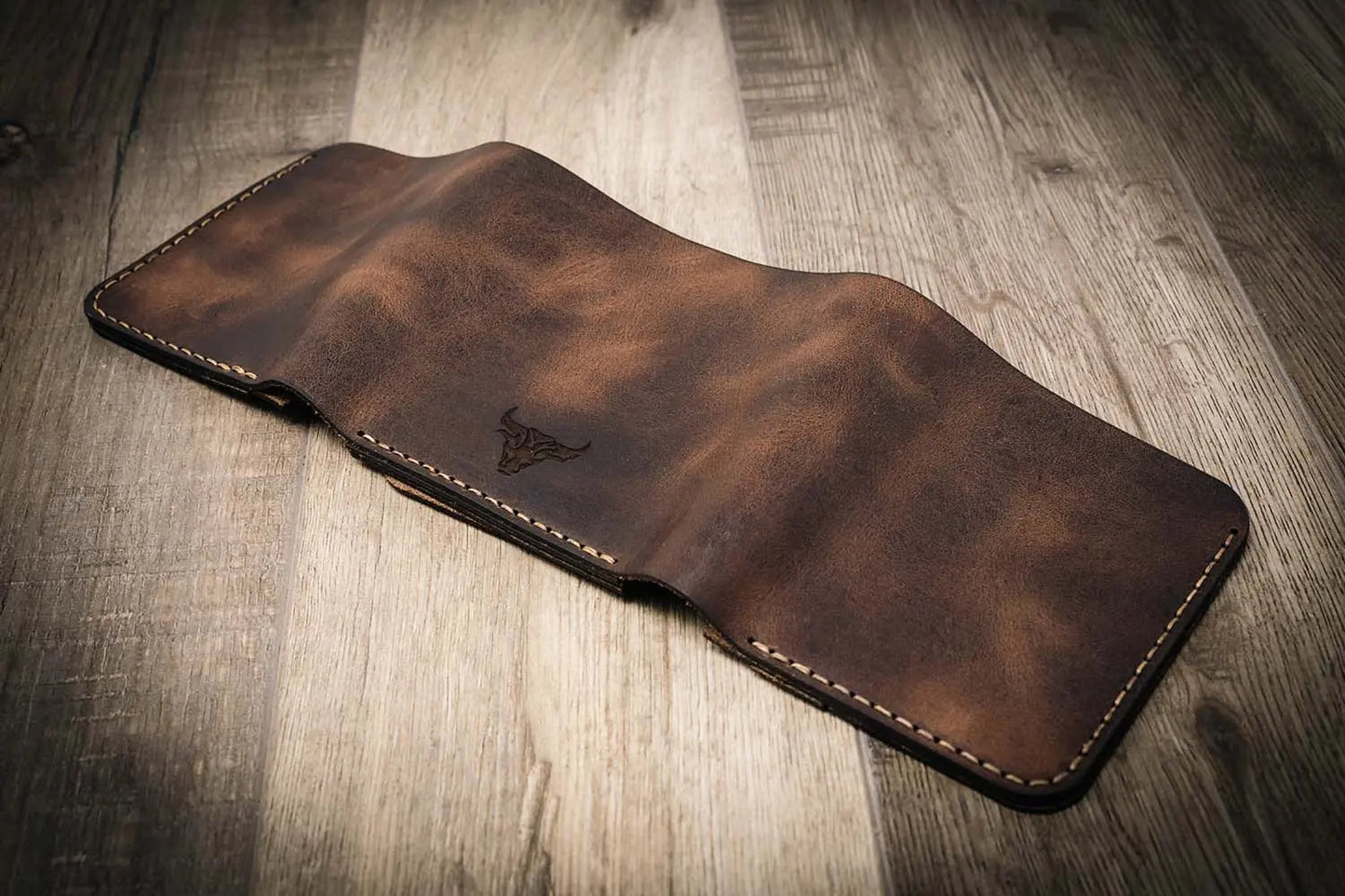 Badge Trifold Wallet - Walnut Brown