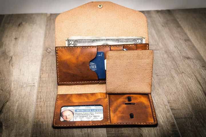 Badge Clutch Wallet - Chestnut