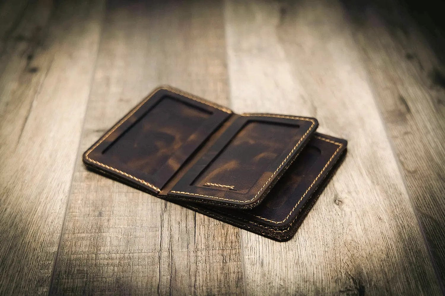 Federal Badge Wallet Small - Walnut