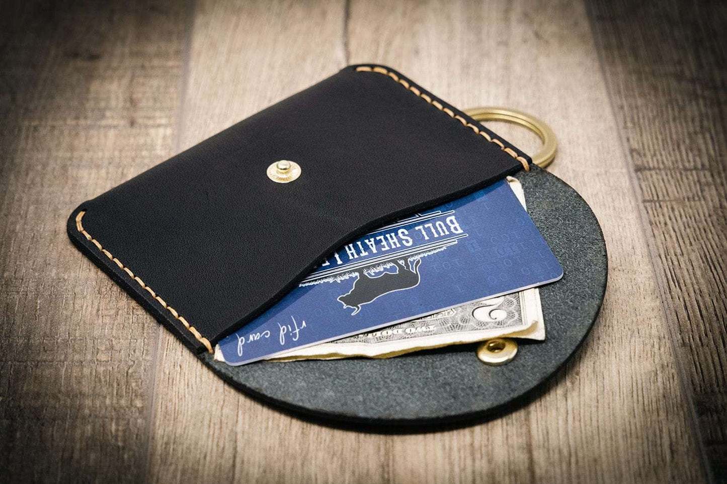 The Richmond Leather Keychain Wallet in Black
