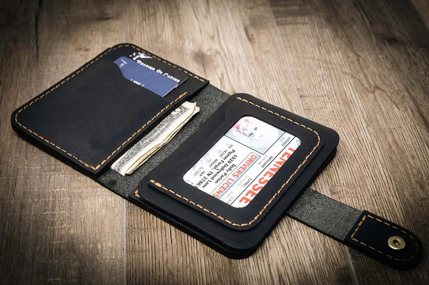 Badge Vertical Wallet - Black