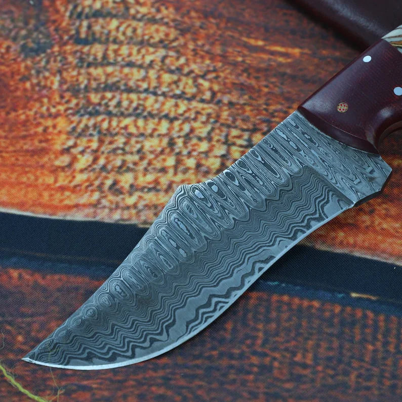 Best Knives for Hunting – 8.5" Damascus Steel Blade with Pine Cone Resin Handle & Leather Sheath