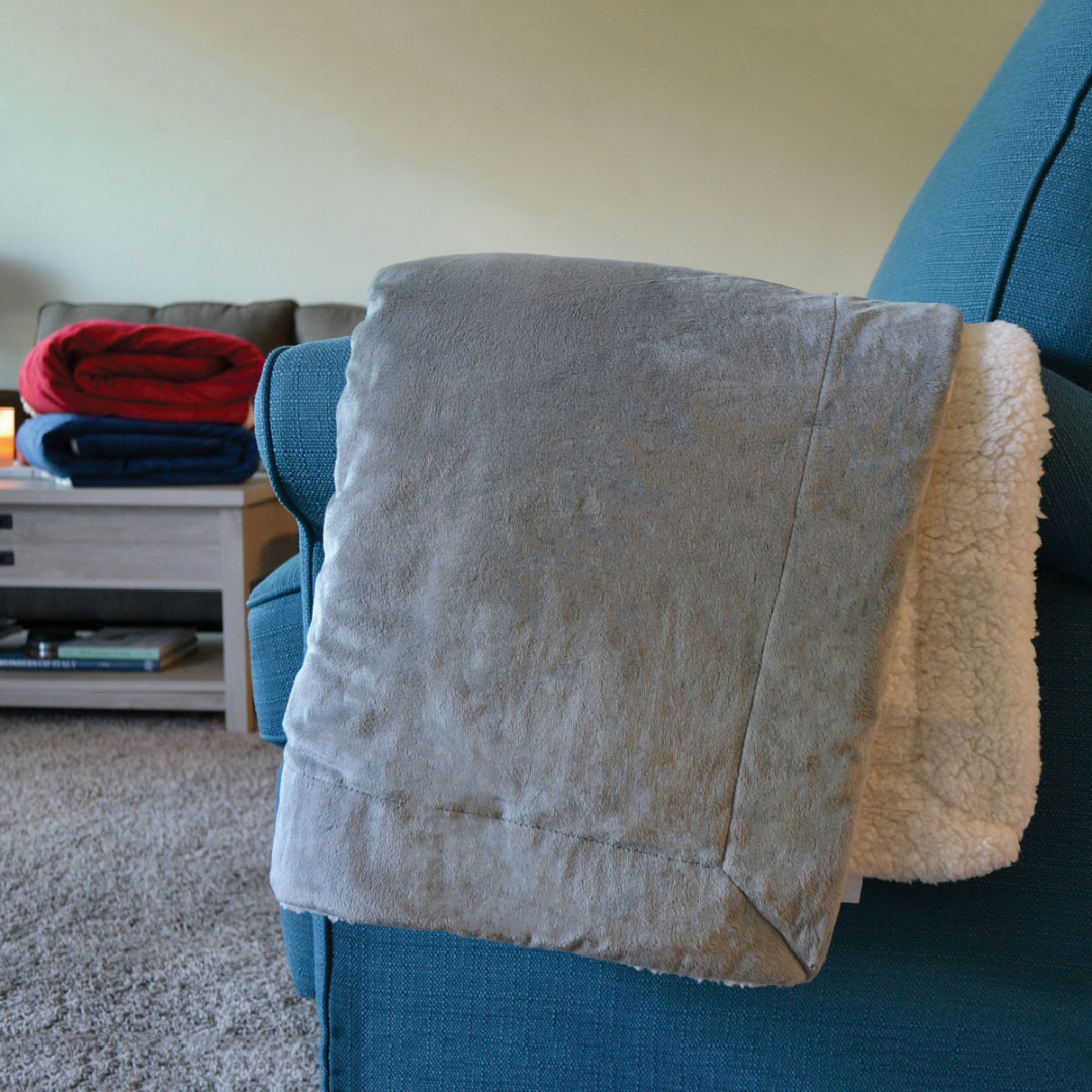 Luxury Sherpa Throw – Plush Holiday Blanket for Winter Gifts