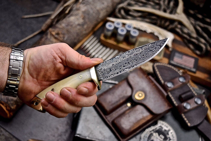 Custom Handmade Skinning Knife - Damascus Steel, 4.5" Blade