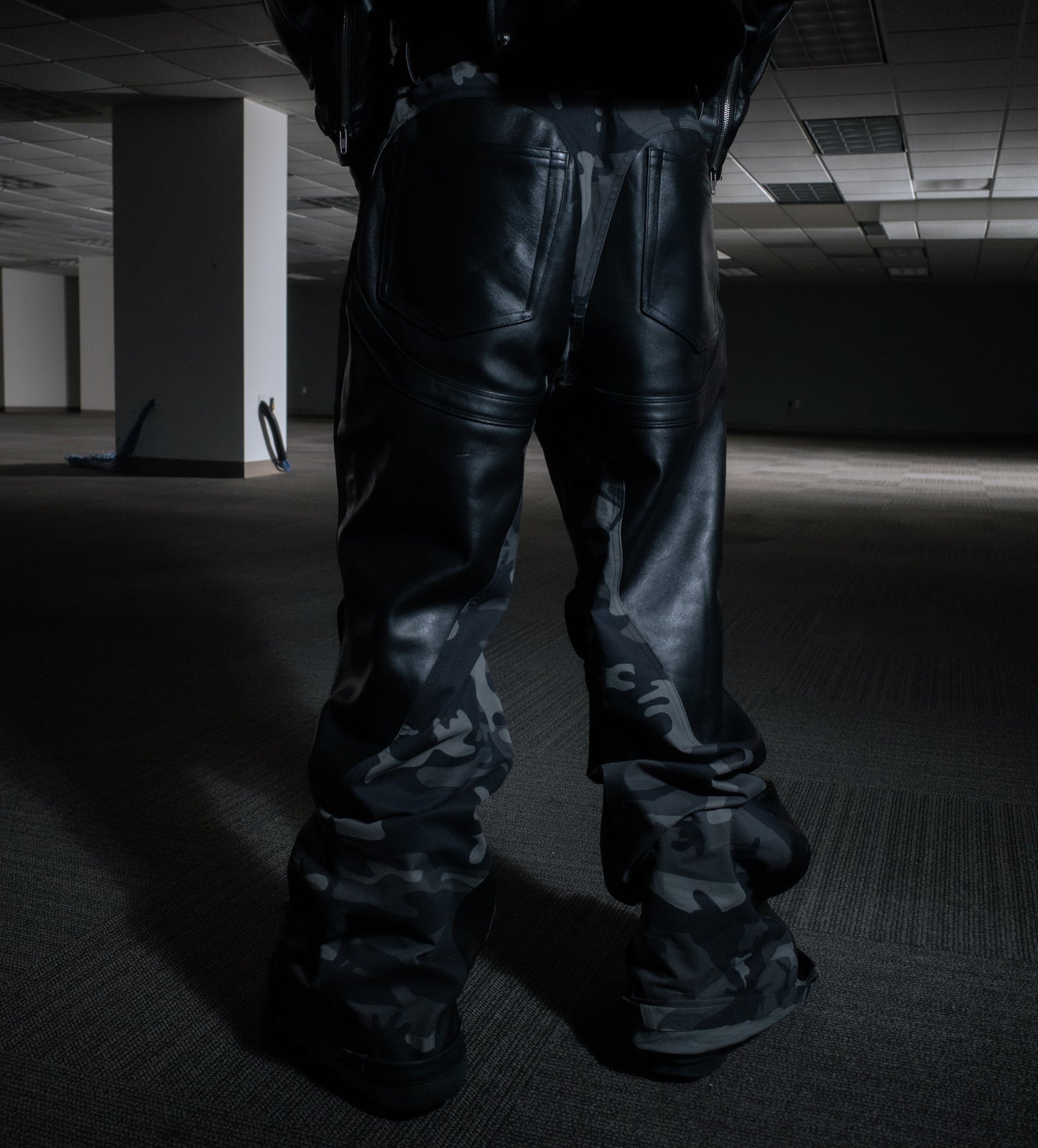 BL MUDCAMO FLARED LEATHER PANT