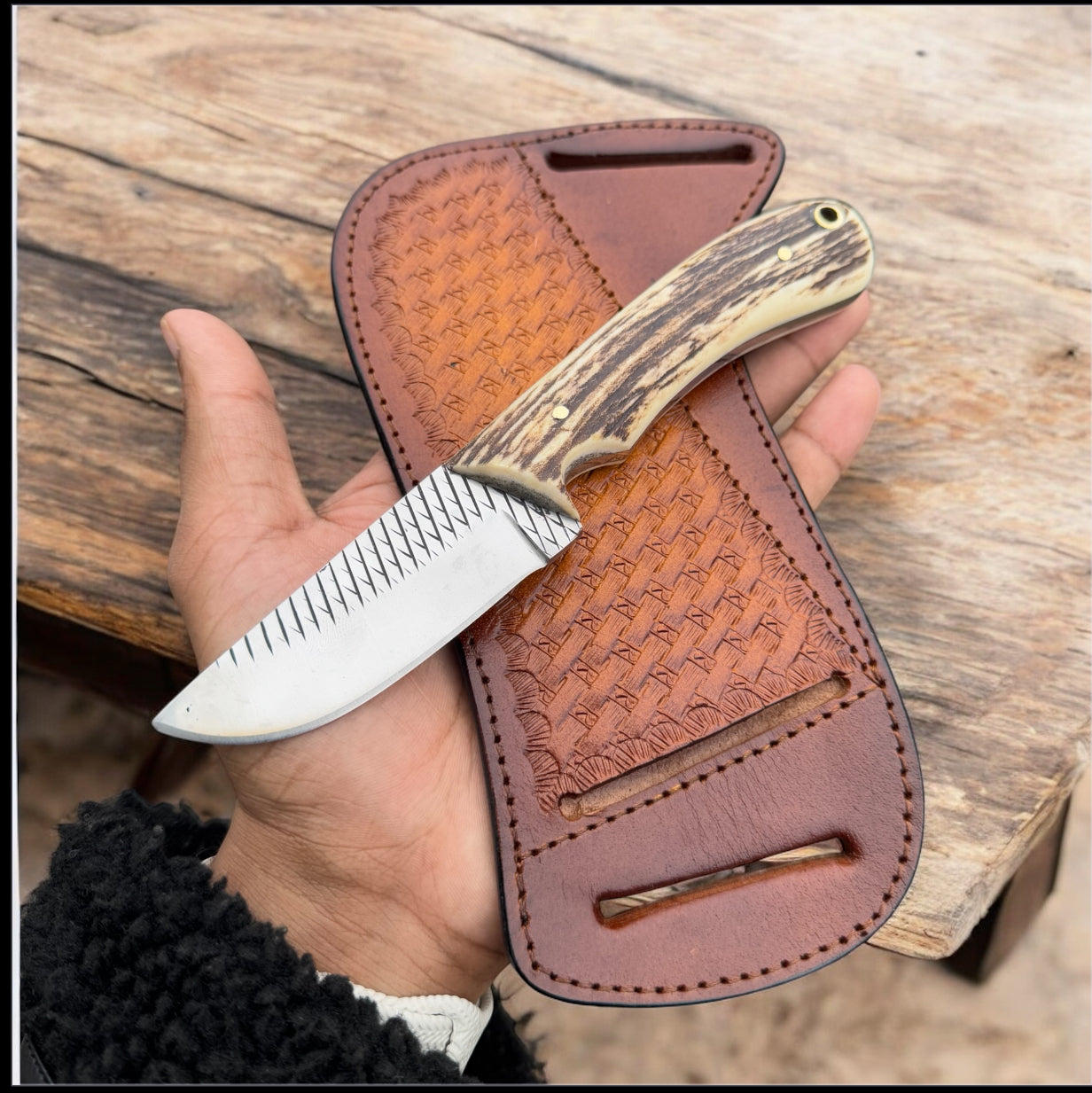 Wrangler’s Edge Cowboy Knife – Stag Horn Handle with Leather Case